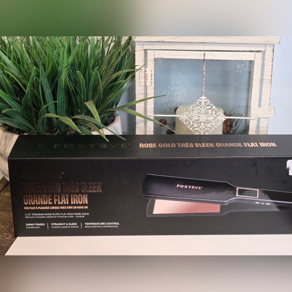 Foxy Bae Hair Straightener